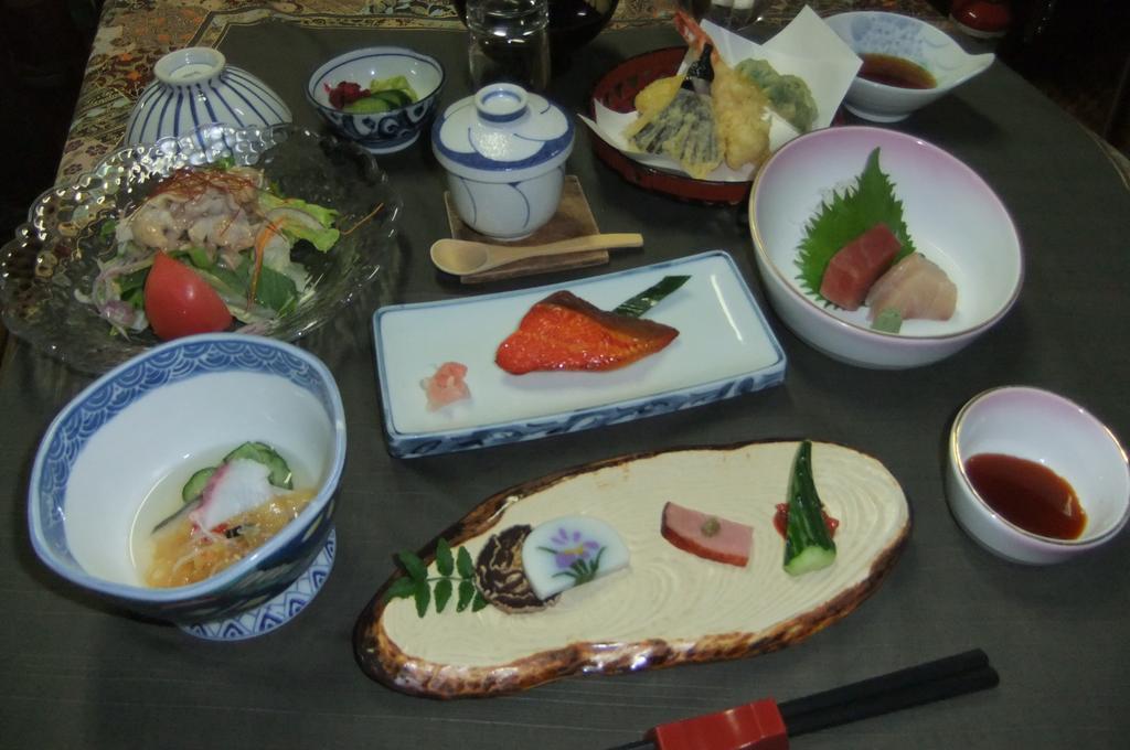 האקונה Omiya Ryokan מראה חיצוני תמונה